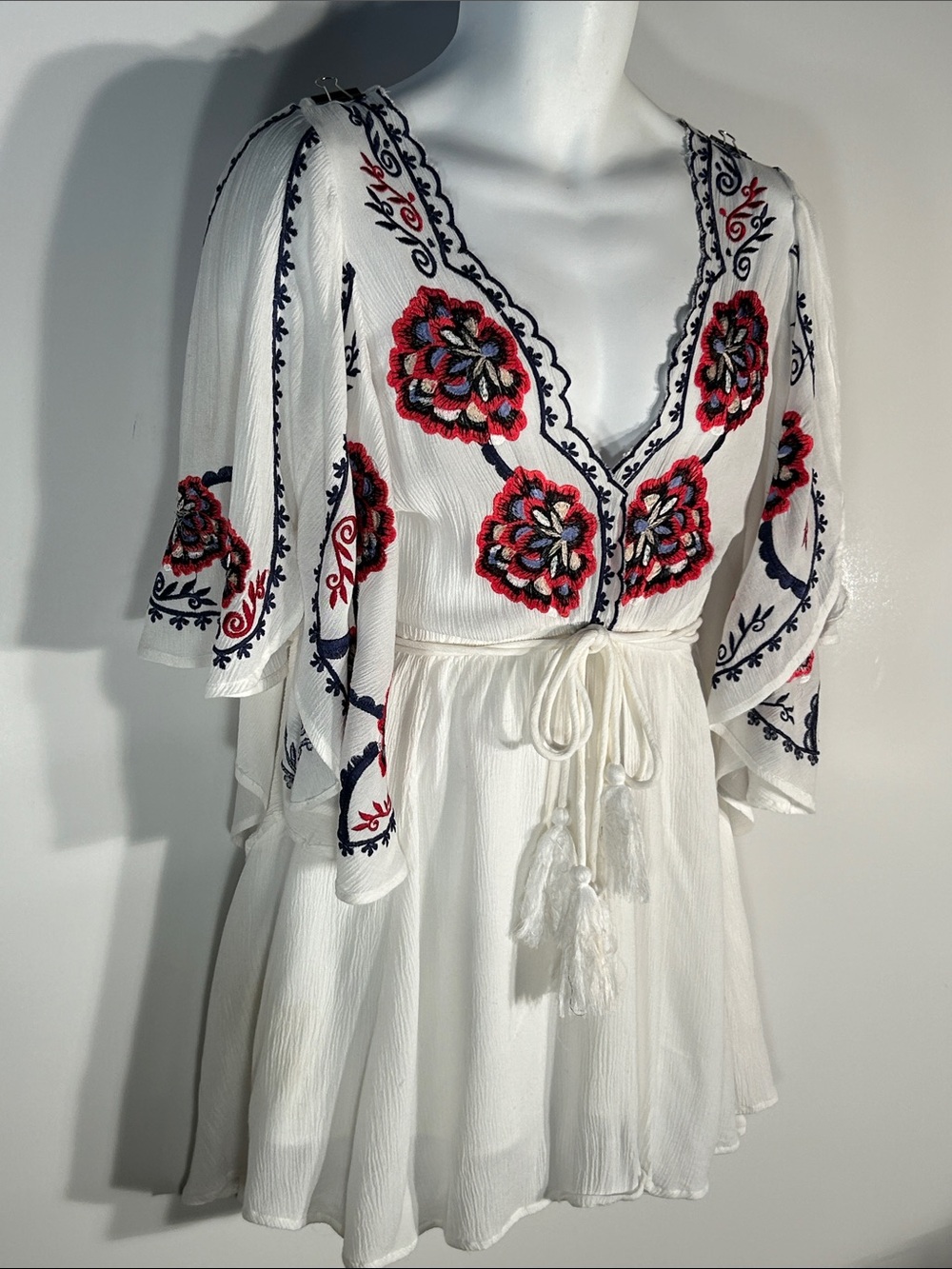 Free People SXM White Embroidered Dress or Tunic Flutter Sleeve Boho Cottage